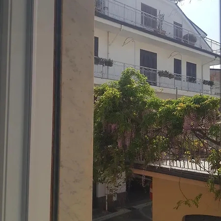 Finestra Sul Glicine * Cirò Marina